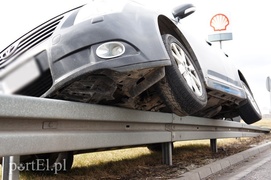 Nietypowe parkowanie. Kierowca pijany?