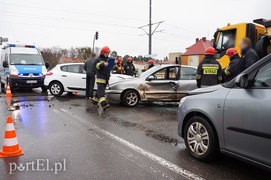 Płk. Dąbka: wypadek z udziałem czterech aut
