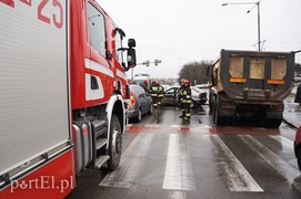 Płk. Dąbka: wypadek z udziałem czterech aut