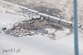 Dziura na ulicy Zacisze. Zdjęcie przysłał czytelnik o nicku wich64. 