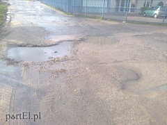 Ulica prowadząca do byłej fabryki domów przy ul. Dąbka (fot. nadesłane)