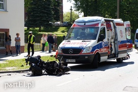 Wypadek na Wiejskiej - motocyklista ciężko ranny