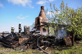 Raczki Elbląskie: spłonął zabytkowy dom