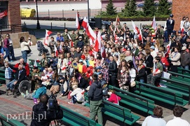 Biało-czerwony marsz w Święto Flagi