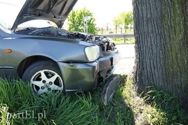 Karczowiska Górne: hyundaiem w drzewo