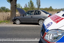 Karczowiska Górne: hyundaiem w drzewo