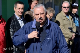 Fala płynie z falą zmian