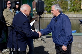 Fala płynie z falą zmian