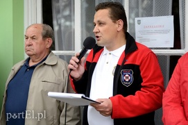 Fala płynie z falą zmian