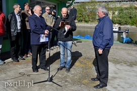Fala płynie z falą zmian