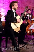 Elbląg o zmierzchu, czyli EOK i chłopak  z gitarą