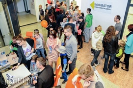 Zobaczyć, dotknąć, wykrzyczeć