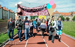 Ta młodzież nie chce palić