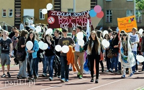 Ta młodzież nie chce palić