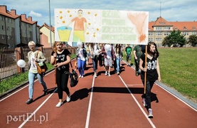 Ta młodzież nie chce palić