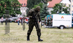 Zabawa z mundurowymi