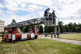 Zabawa z mundurowymi