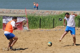 Zielone bomby z Pucharem Elbląga  (plażowa piłka nożna)