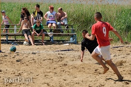 Zielone bomby z Pucharem Elbląga  (plażowa piłka nożna)