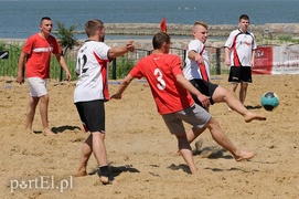 Zielone bomby z Pucharem Elbląga  (plażowa piłka nożna)