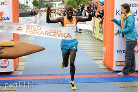 Kenijczyk najszybszy w Biegu Piekarczyka