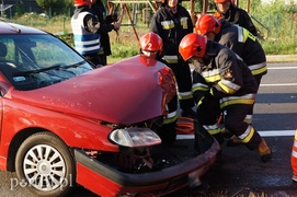 Wypadek w Kazimierzowie. \"Siódemka\" zablokowana
