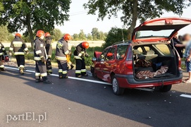Wypadek w Kazimierzowie. \"Siódemka\" zablokowana