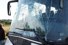 S7: autokar uderzył w tył cysterny