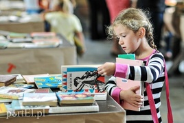 Wielka wyprzedaż w bibliotece