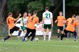 Remis z liderem (piłka nożna)