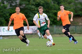 Remis z liderem (piłka nożna)