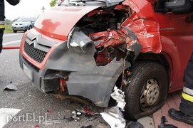 Wypadek w Kazimierzowie: dwie osoby w szpitalu Wypadek w Kazimierzowie: dwie osoby w szpitalu