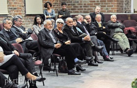 Zachód podziwia, wschód kocha i nienawidzi