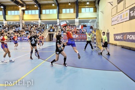 Zacięty mecz, głośny doping  (piłka ręczna) Zacięty mecz, głośny doping  (piłka ręczna)