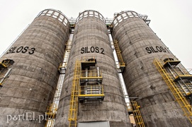 Zamiast węgla sprasowana słoma i drewno