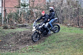 Motomikołaje sprawiają dzieciom radość