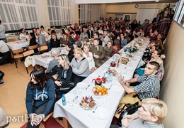 Wszyscy razem przy jednym stole