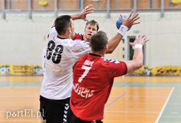 Trudna przeprawa Wójcika z wiceliderem (piłka ręczna)