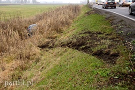 Toyotą wpadła do przydrożnego rowu