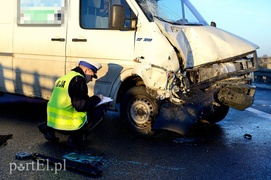 Wypadek na obwodnicy. Dwie osoby w szpitalu
