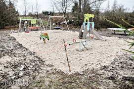 Plac zabaw w błocie