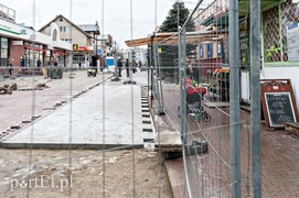 Kabel energetyczny opóźnił prace w pasażu