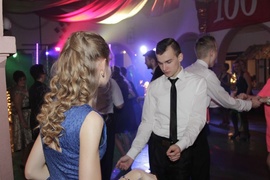 Poloneza czas zacząć, czyli studniówka w ZSTI