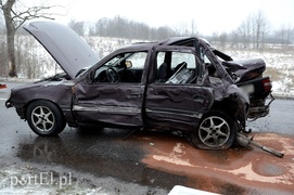 Dąbrowa Kolonia: oplem w dwa drzewa