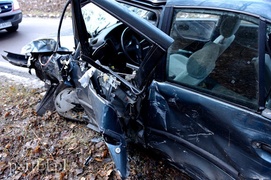 Nowe Monasterzysko: nissanem w drzewo