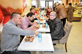 Mistrzostwa w jedzeniu pączków. Zobacz, kto wygrał