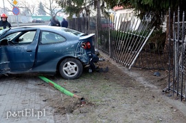 Demolka na Stawidłowej. Kierowca pod wpływem alkoholu