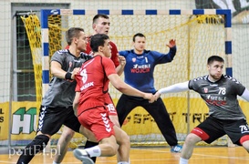 Męczarnie Wójcika z licealistami (piłka ręczna)