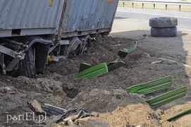Przewrócił się tir, \"siódemka\" zablokowana