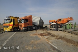 Przewrócił się tir, \"siódemka\" zablokowana